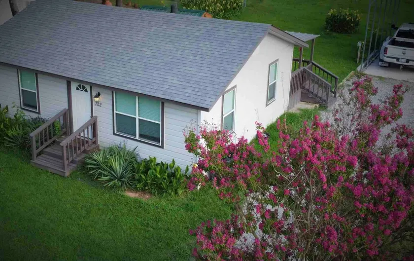 Upstream Cottage - Image 1