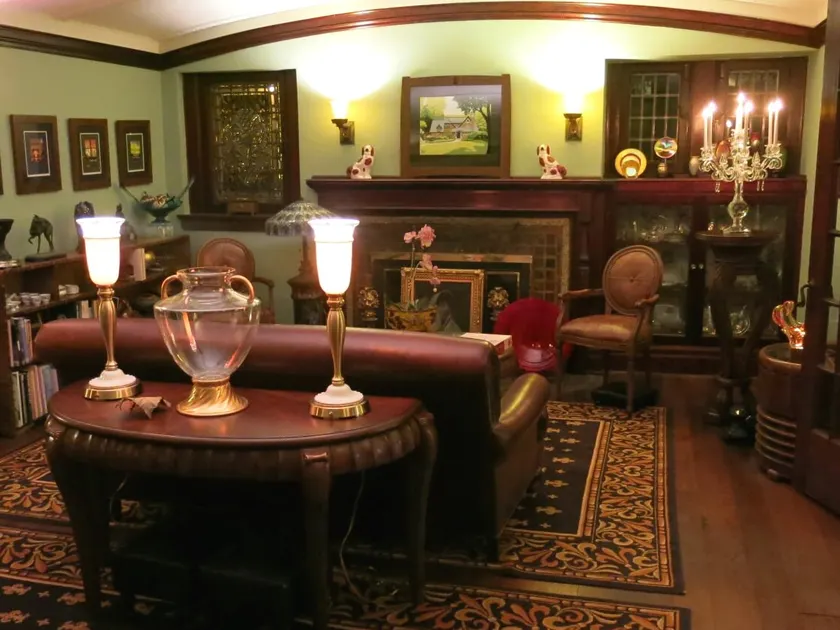 Four Bedroom, Historic Tudor in Maplewood District - Image 1