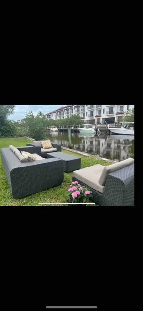 Beautiful Waterfront Retreat - Image 1