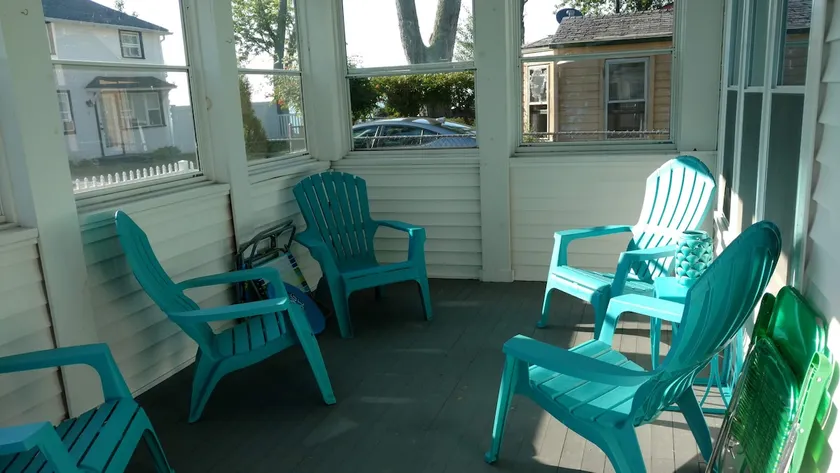Weis Lakeside Cottage - Image 1