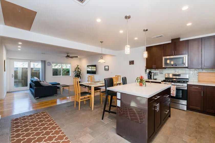 Comfortable Whole Home on two house lot - Image 1