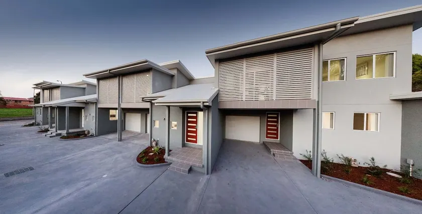 Two Bedroom Executive Apartment near Newcastle! - Image 1