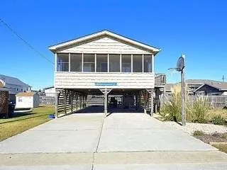 Beachburg - Walk to the beach! - Image 1