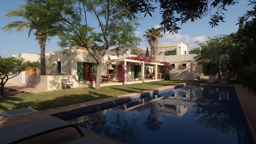 Fantastic Villa with its own large swimming pool. - Image 1