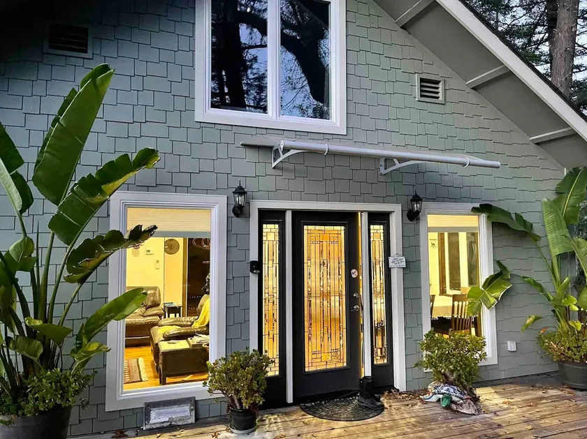 Avenue of the Giants River View Home (#1) - Image 1