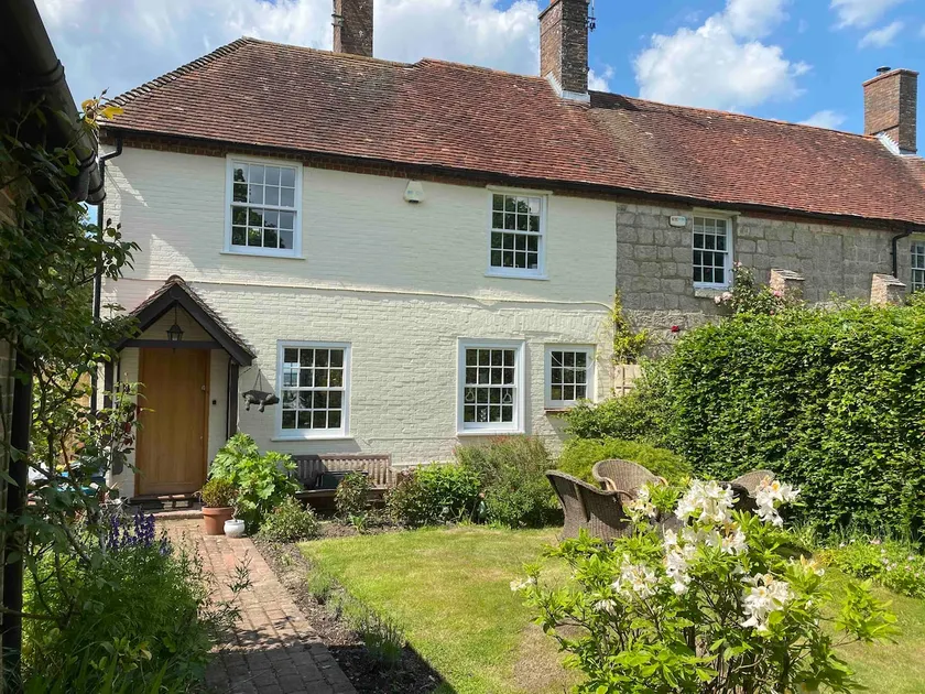 Amazing cottage right in the heart of Ewhurst Green, overlooking Bodiam Castle - Image 1