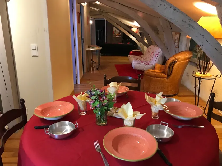 Large farm loft - Image 1