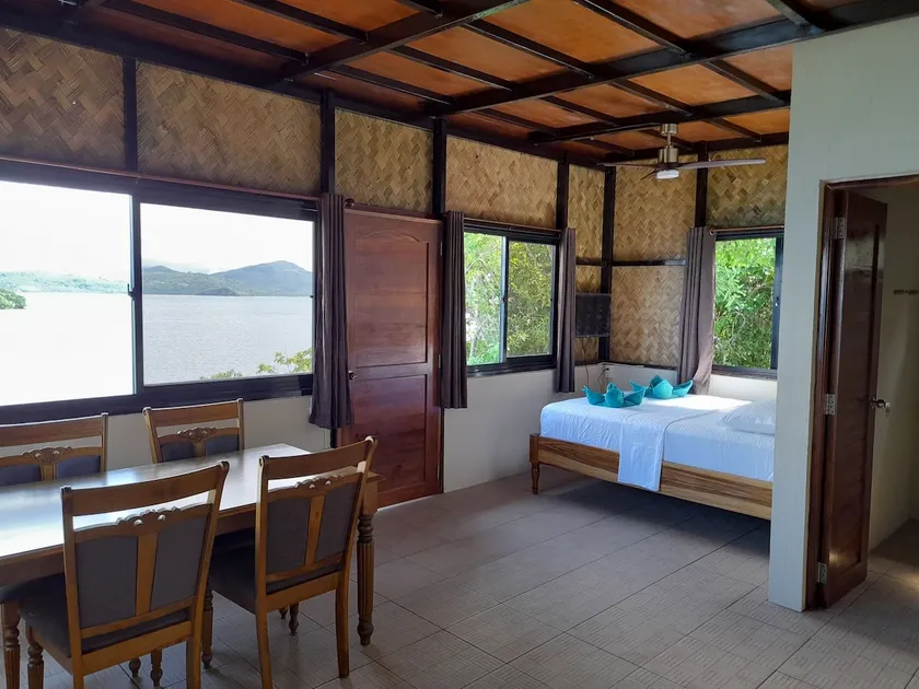 Seaview Bungalow - Image 1