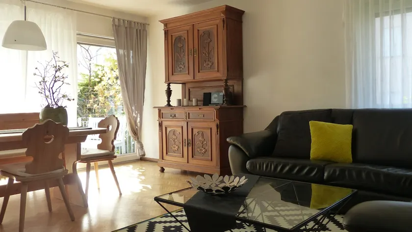 Bright, modern apartment with charm in Dahn - Image 1