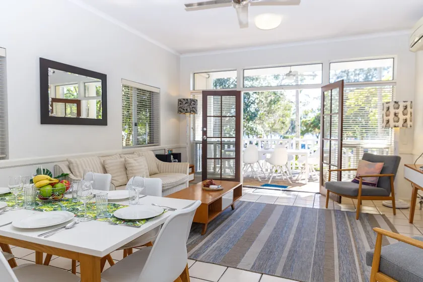 Sandy Beach 4, a 3 Bed villa on the Noosa River - Image 1