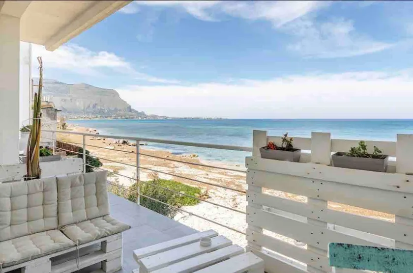 Charme house upon the sea - Image 1