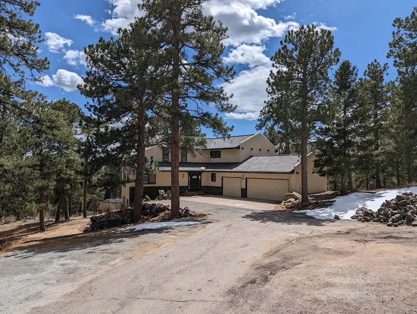 Perfect Location-Mountain Home With Hot Tub - Image 1