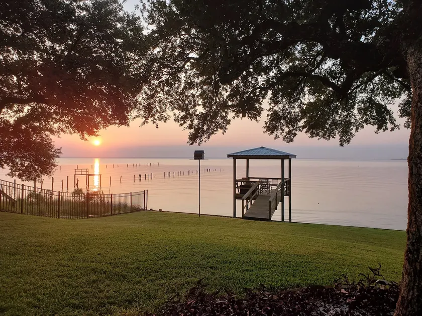 Sunrise Bay Cottage - Image 1