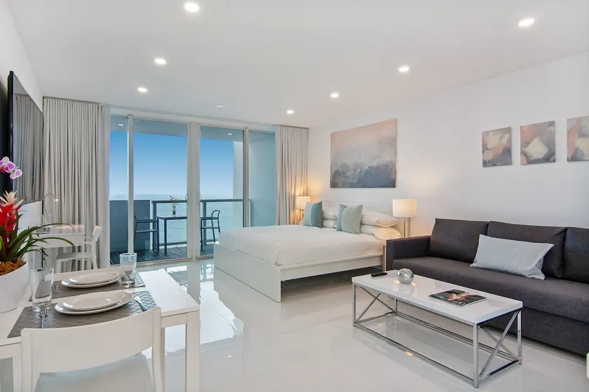 Oceanfront 9th Floor Beachfront Flat Balcony - Image 1