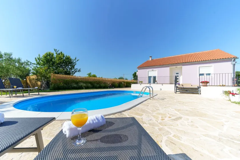 Villa Roko -full privacy with pool in olive shade - Image 1