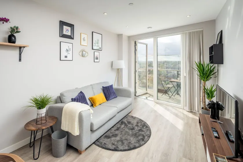 Stunning apartment, close to East Croydon station - Image 1