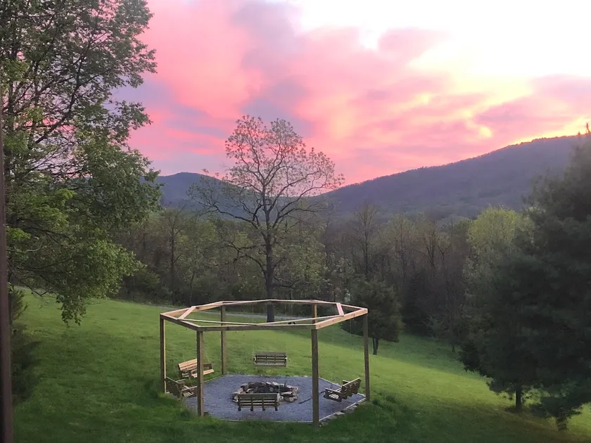 Sunset Ridge Retreat-Hot Tub-4BR-Mountain Views - Image 1
