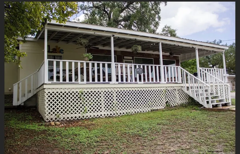 Sunshine Cottage with huge porch on the River - Image 1