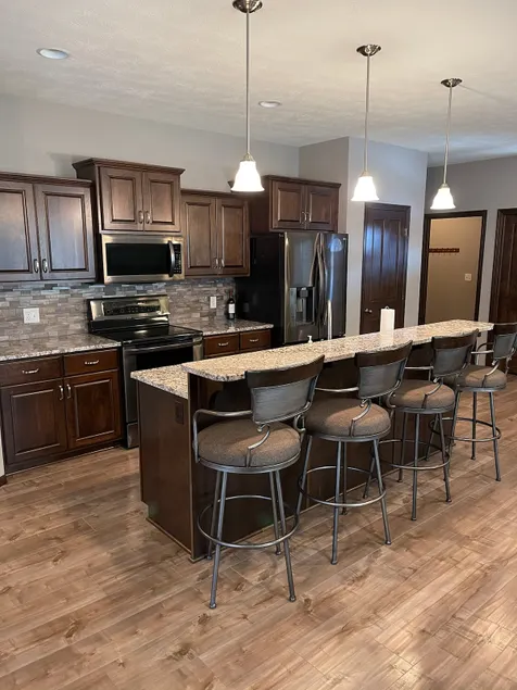 Okoboji getaway.4 bed 3 bath pool in backyard - Image 1