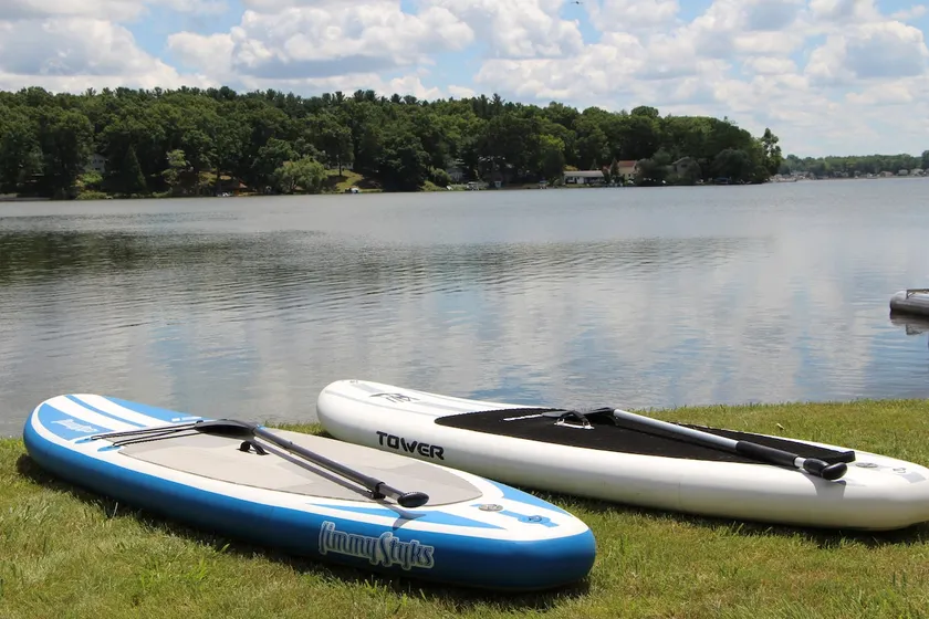 Lakefront Cottage - Gilletts Lake - 2 min off I-94 - Image 1