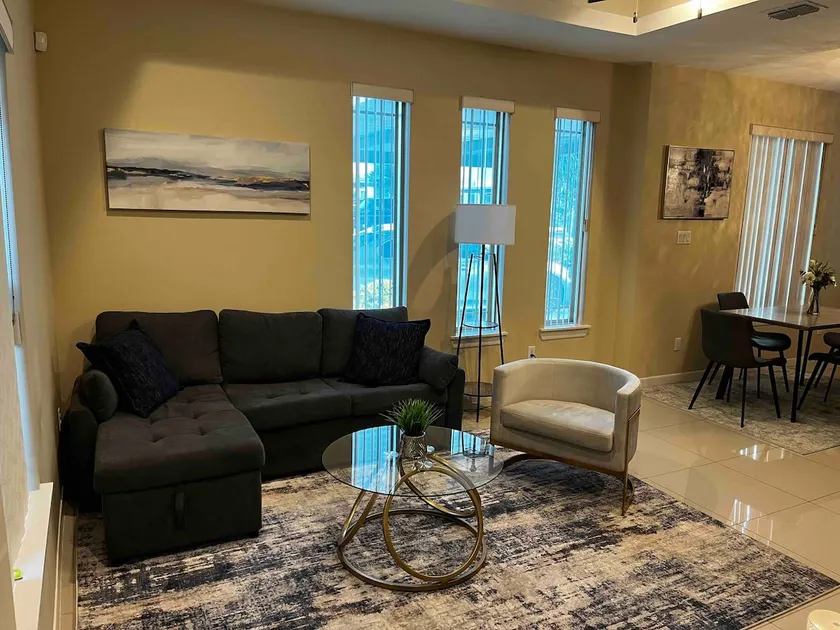 The Heights Luxury Condo 2BR/2BA/2 Beds&1 Sofa Bed - Image 1