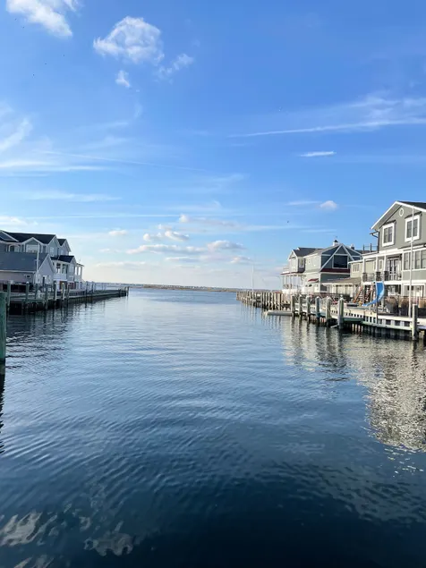 New Luxury Waterfront Beach House in Lavallette! Sleeps 12! - Image 1