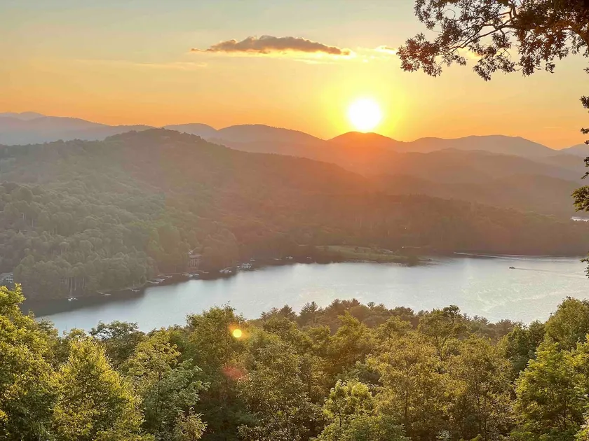 Mountain home with stunning views! - Image 1