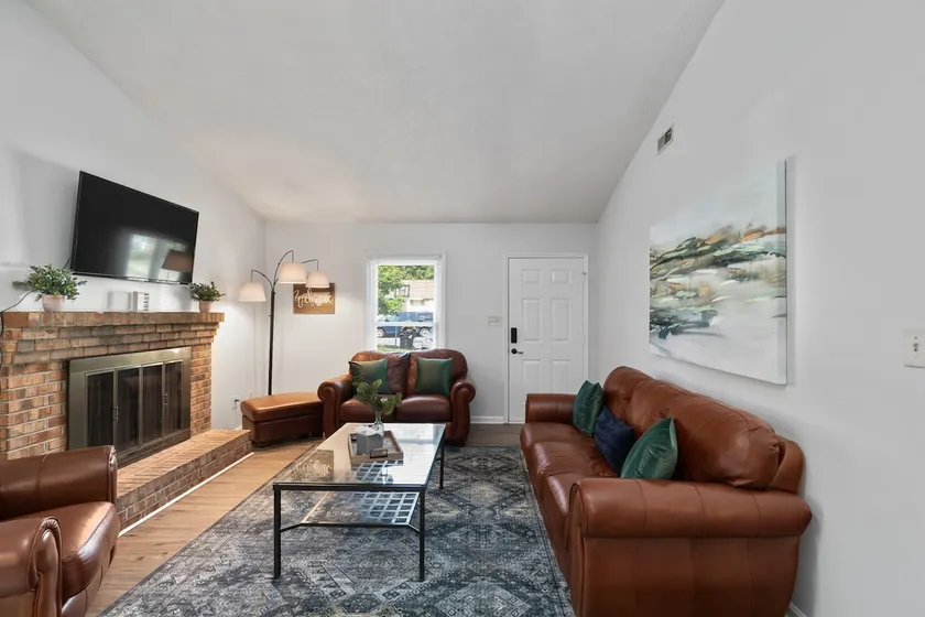 Modern Duplex on quiet cul-de-sac in Jacksonville - Image 1