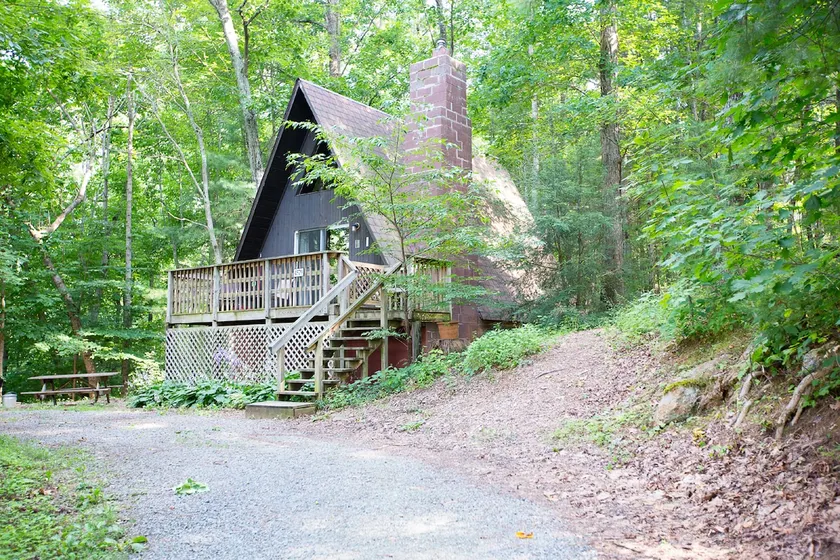 A-Frame Pawpaw 2 BR Cabin, Lake, Hike & Canoe - Image 1