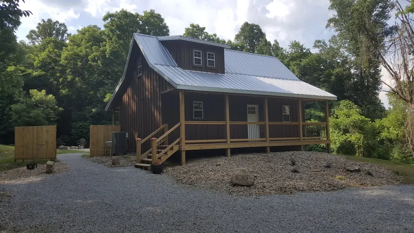 LaDaDee Cabin - Image 1