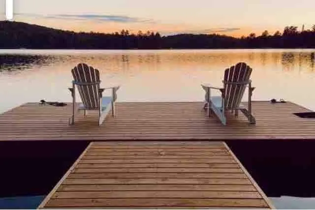 All Seasons Lake Front Cottage - Image 1