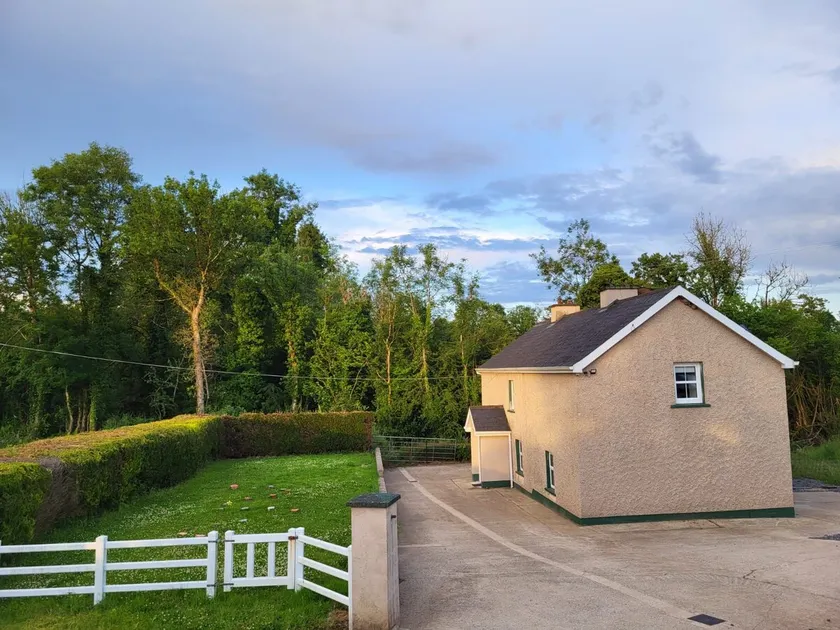 Mountain Stream House - Image 1