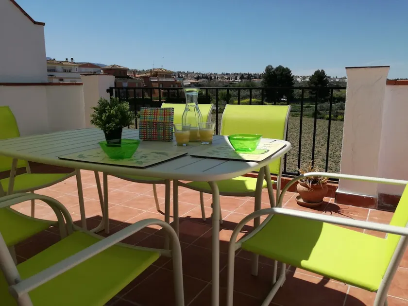 Bright and cozy penthouse in La Zubia, Granada - Image 1