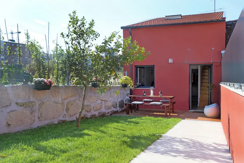 Peach Hostel & Suites - Image 1