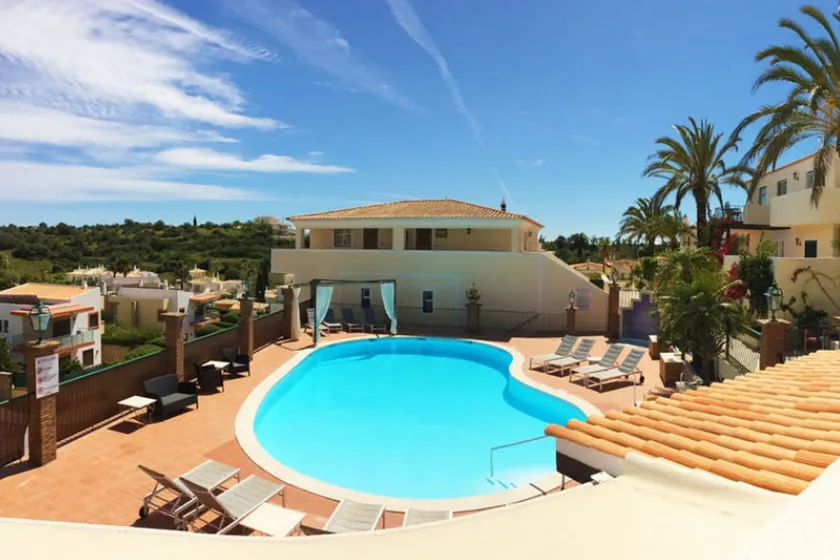 2BDR Townhouse Duplex with Pool by LovelyStay - Image 1