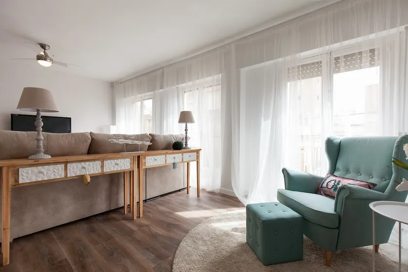 Centrally located and modern, super comfortable apartment - Image 1