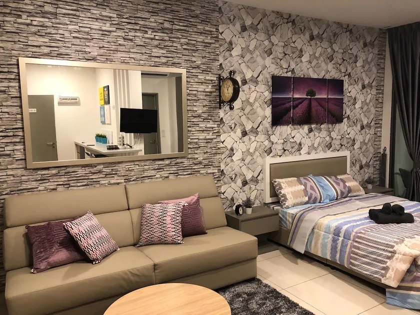 Buff Evo Soho Bangi Sentral with NETFLIX & WiFi - Image 1