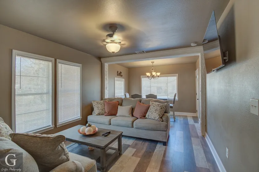 Cozy Cottage - Your 'Home Away From Home' - Image 1