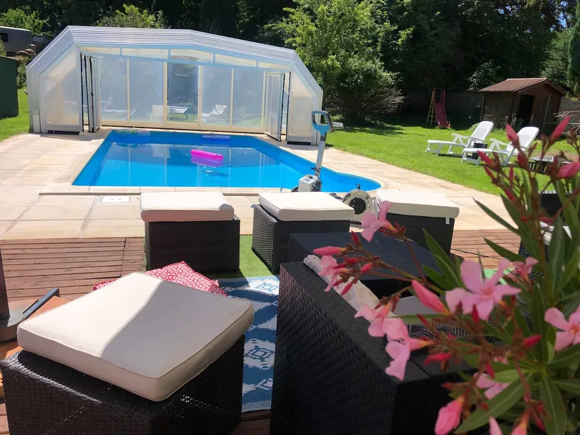 At Lilly & Cie: Sauna, Jacuzzi, Pool and Garden - Image 1
