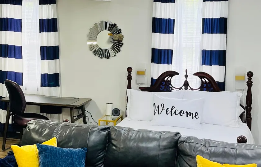 Lakeway Cooper Suite - Studio - Image 1