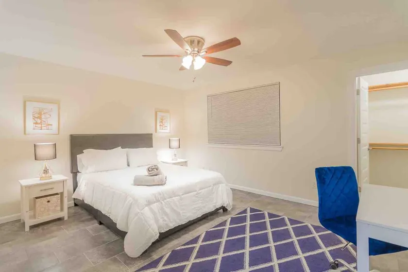 ⛰The Aspen King Size Bed Fast WiFi Central Comfy💎 - Image 1