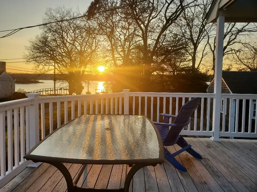 Riverhouse - Image 1