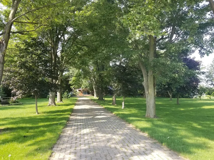 Ridgetowns Country Getaway - Image 1