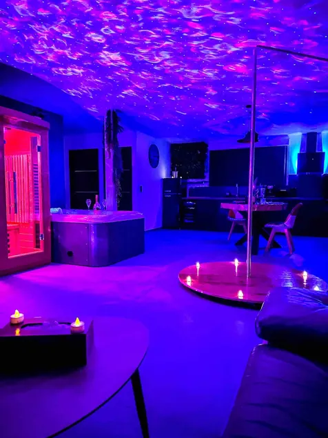 love room jacuzzi the villa of charms - Image 1