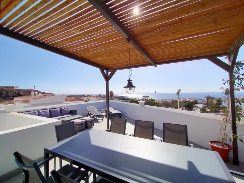 Holiday house with sea view and heated pool. - Image 1