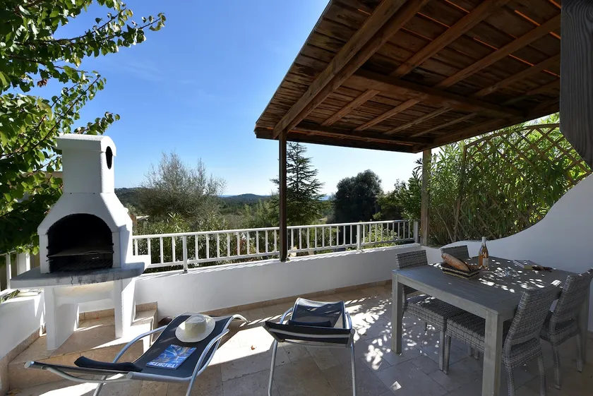 Villa A Pivarella – Sea view - Image 1