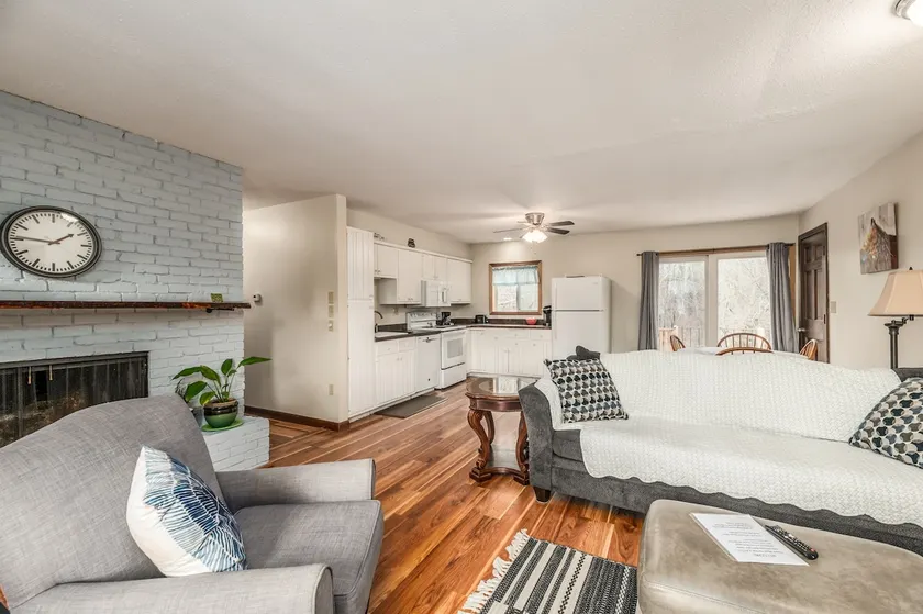 Come relax in our cozy and fresh home! - Image 1