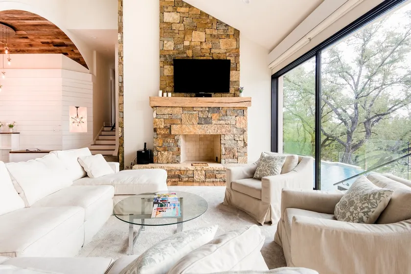 Beautiful Lake Travis Waterfront Retreat - Image 1