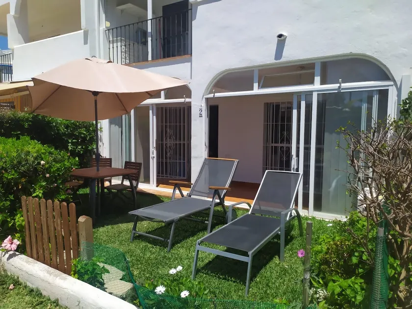 Nice apartment with terrace in a vacation complex within walking distance to Calahonda beach and sto - Image 1