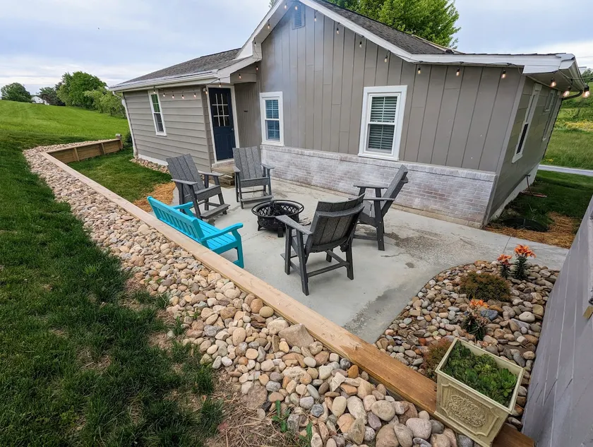 Walnut Creek Home on a Quiet Country Road - Image 1